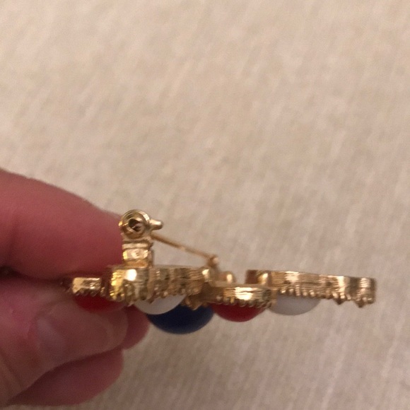 Sarah Coventry Red, White, Blue & gold brooch - Picture 6 of 7